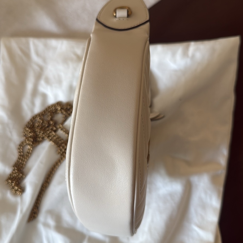 Gucci Cream Chevron GG Shoulder Bag with Gold Hardware - Picture 7 of 8